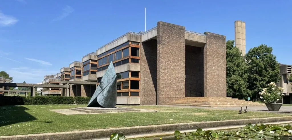Chirichil College